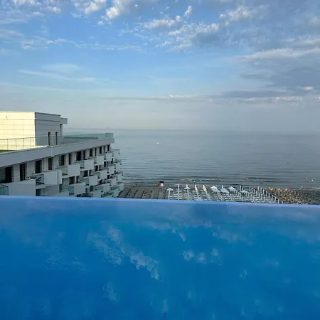 Ap Family Glamour In Infinity Pools & * Navodari